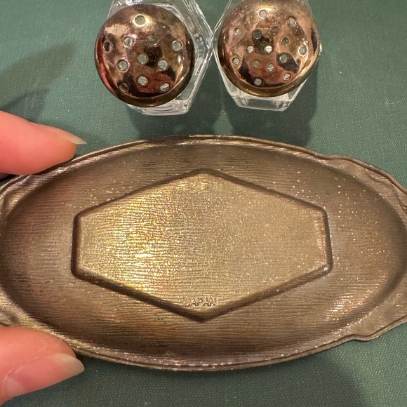 Vintage Silver Plated Salt and Pepper Set with Tray - Picture 8 of 10